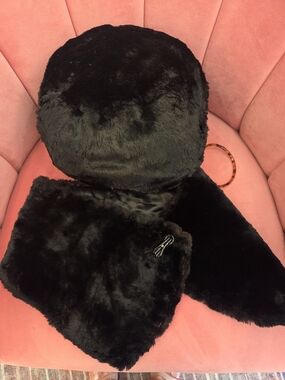 Black Faux Fur Vintage Muffler and Collar Set
